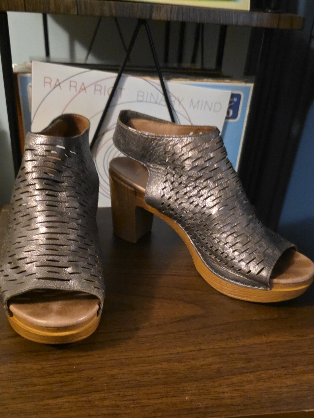 Dansko Danae Woven Pewter Leather Peep-Toe Platform Block Heel Sandals Sz 41 10